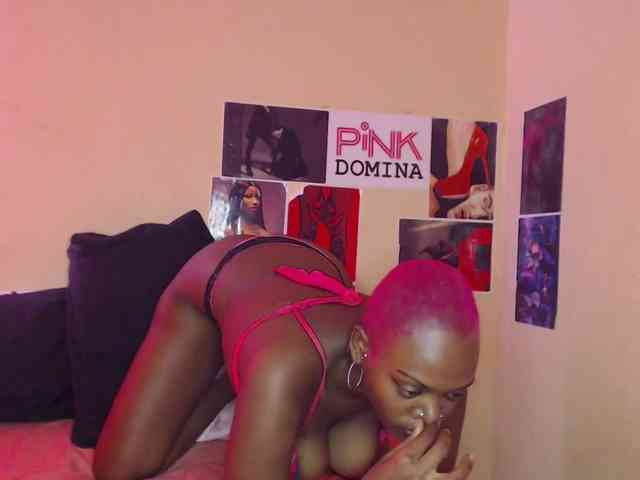 PinkDomina01 webcam