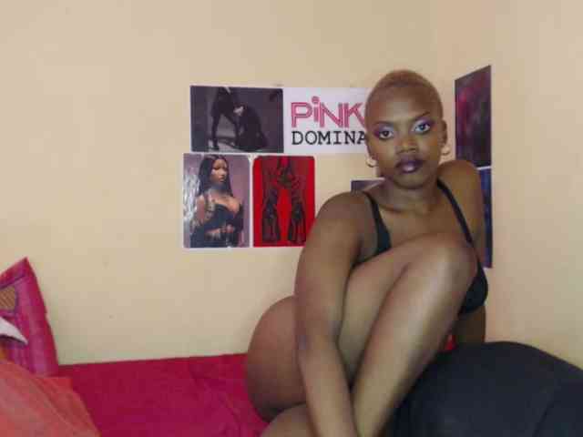 PinkDomina01 webcam