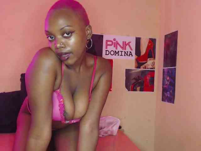 PinkDomina01 webcam
