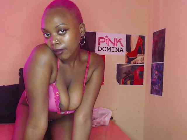 PinkDomina01 webcam
