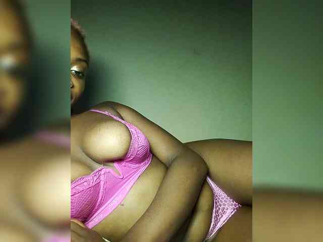 PinkDomina01 webcam