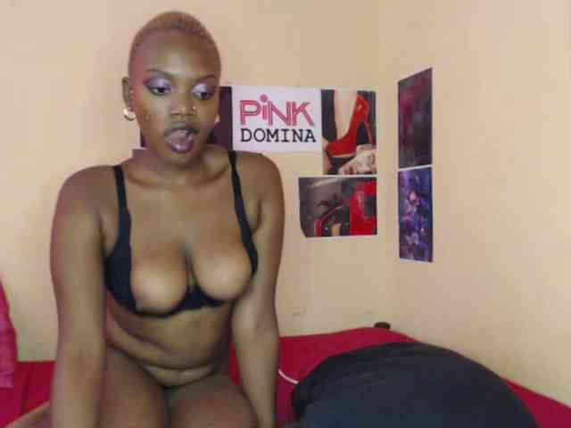PinkDomina01 webcam