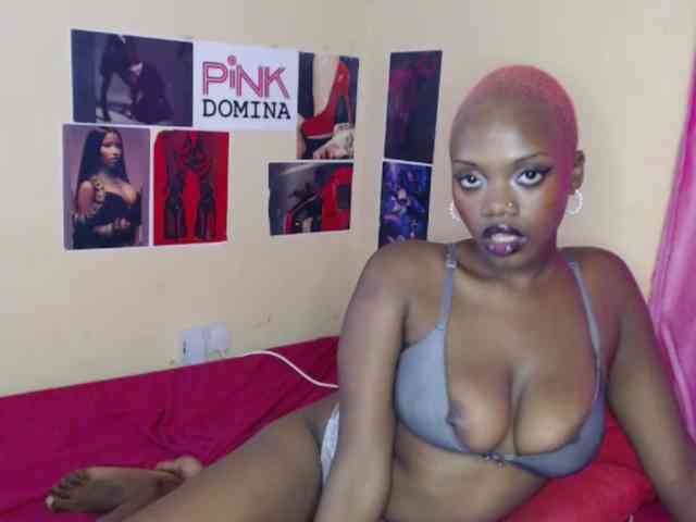 PinkDomina01 webcam