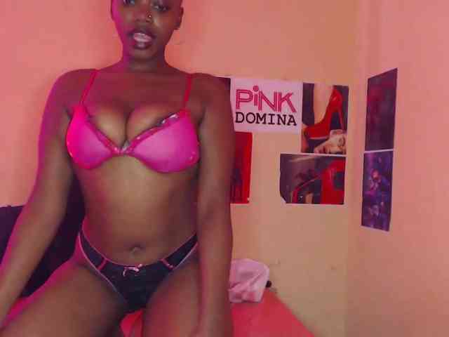 PinkDomina01 webcam
