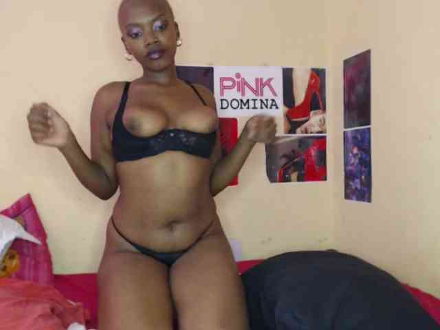 PinkDomina01 webcam