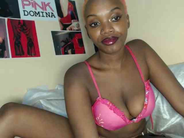 PinkDomina01 webcam
