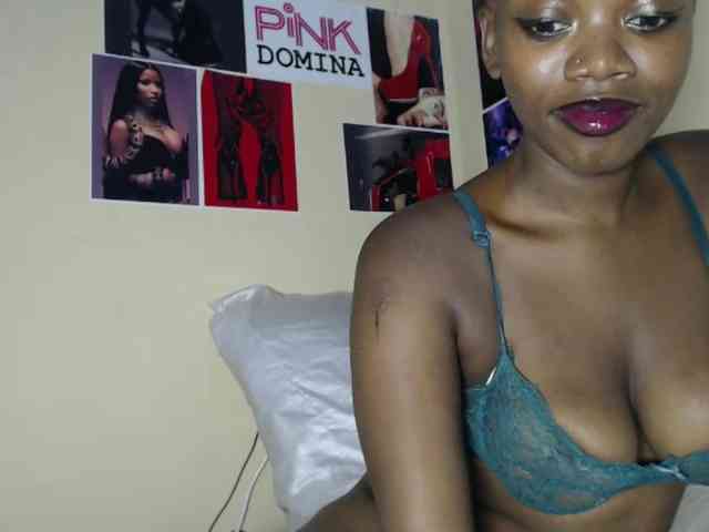 PinkDomina01 webcam