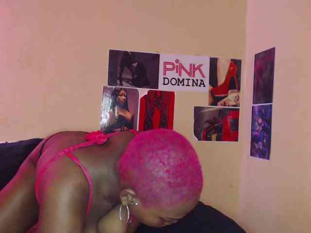 PinkDomina01 webcam