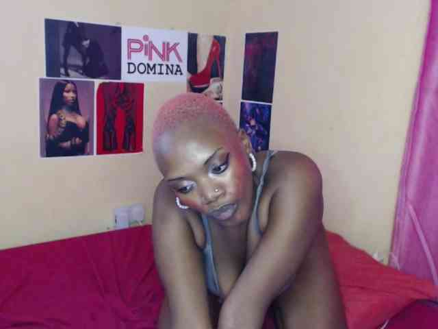 PinkDomina01 webcam