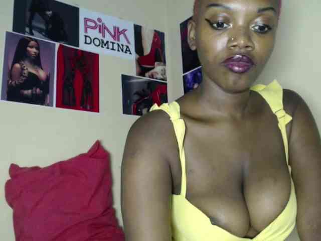 PinkDomina01 webcam