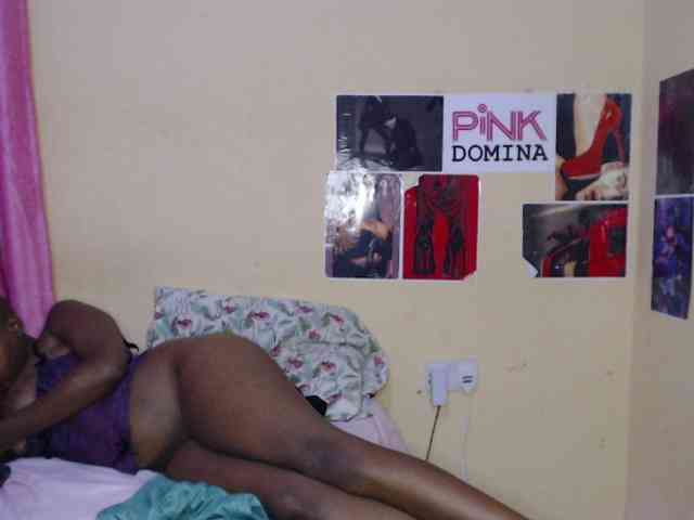 PinkDomina01 webcam
