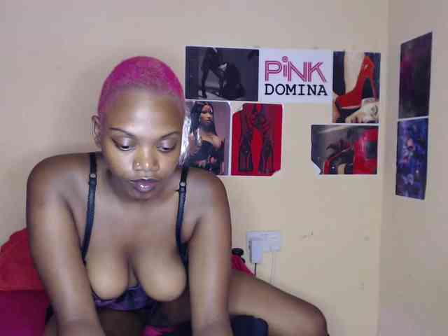 PinkDomina01 webcam