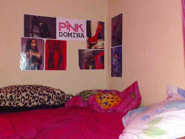 PinkDomina01 webcam