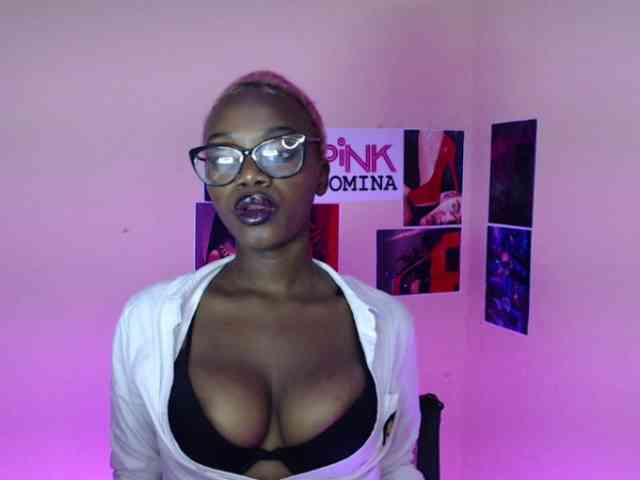 PinkDomina01 webcam