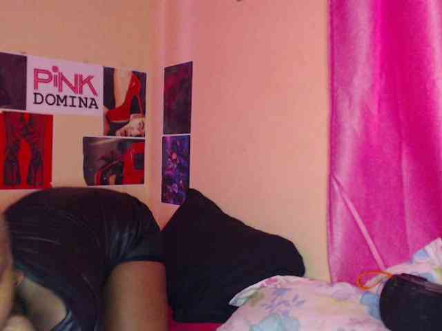 PinkDomina01 webcam