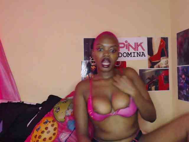 PinkDomina01 webcam