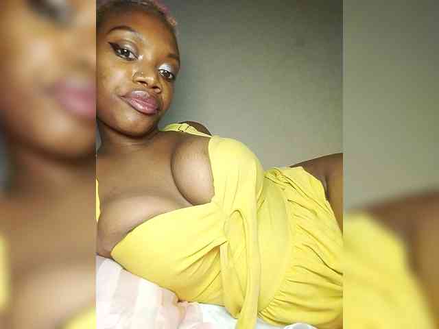 PinkDomina01 webcam