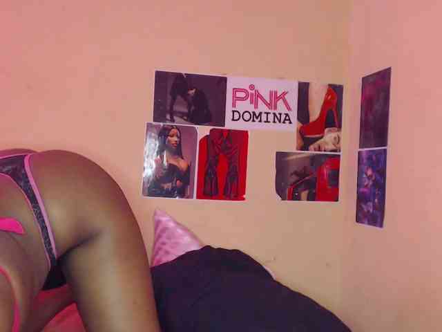 PinkDomina01 webcam