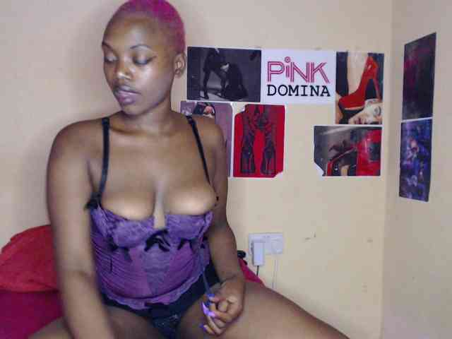 PinkDomina01 webcam