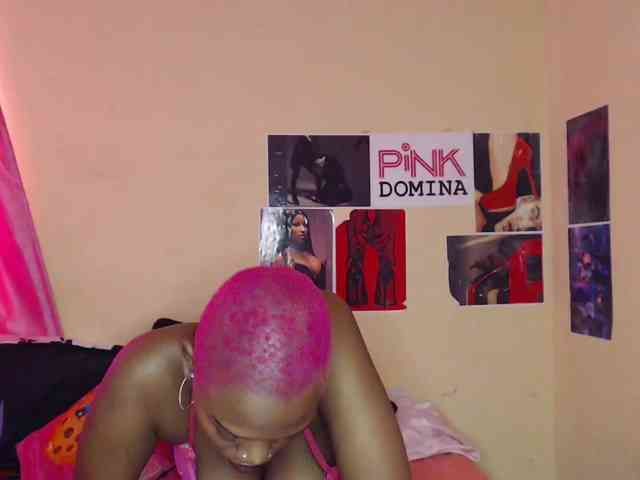 PinkDomina01 webcam
