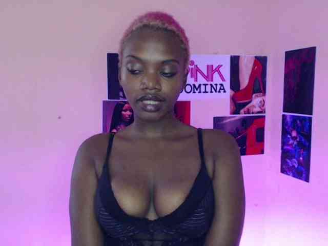 PinkDomina01 webcam