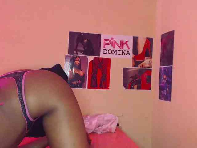 PinkDomina01 webcam