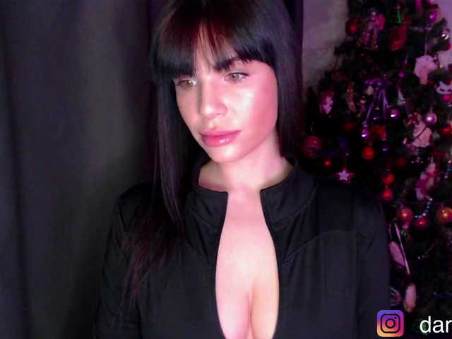 KinaGlow's BongaCams show and profile