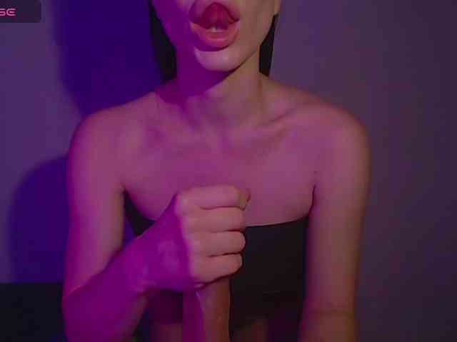 TatiGlow webcam