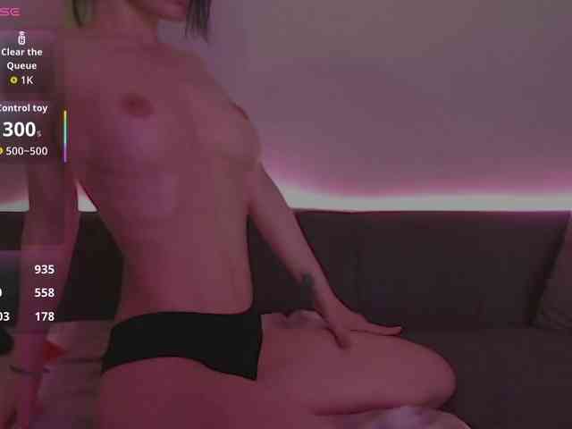 TatiGlow webcam