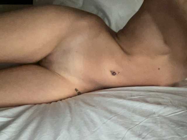 Jasminene's BongaCams show and profile