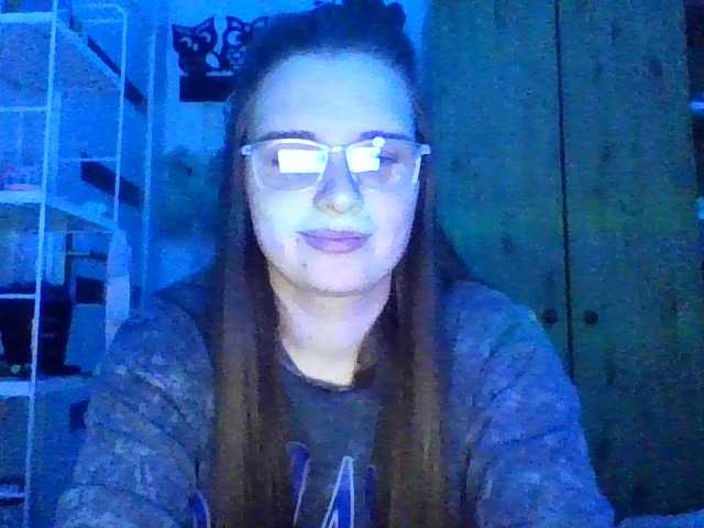 CherryVix's BongaCams show and profile