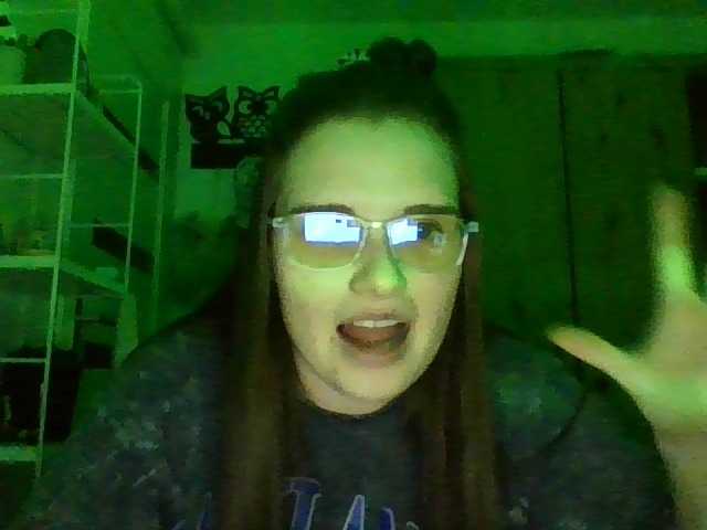 CherryVix's BongaCams show and profile