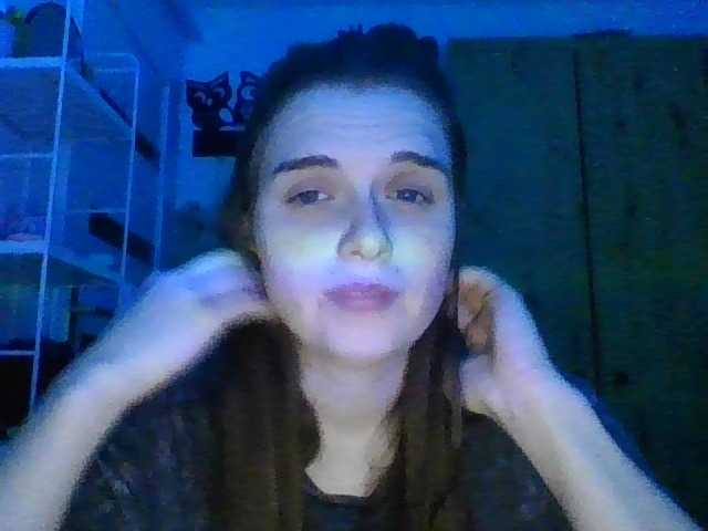 CherryVix's BongaCams show and profile