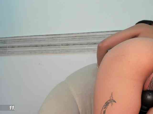 sensually-explosive webcam