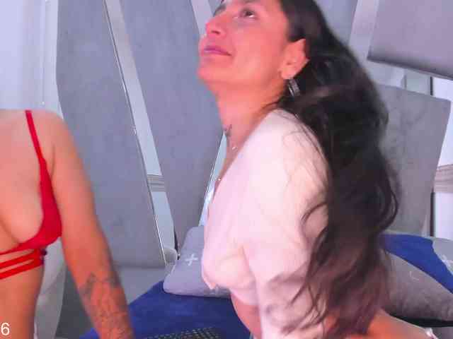 sensually-explosive webcam