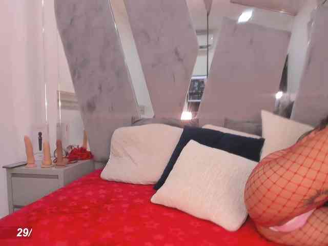 sensually-explosive webcam