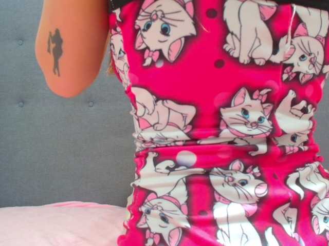 chaneelstark's BongaCams show and profile