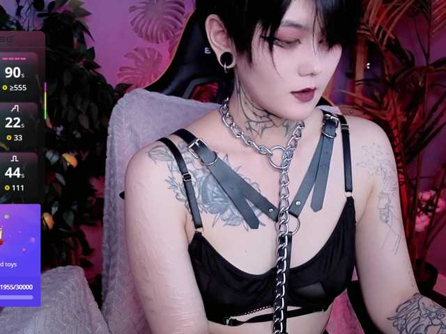 GothXRaven live cam