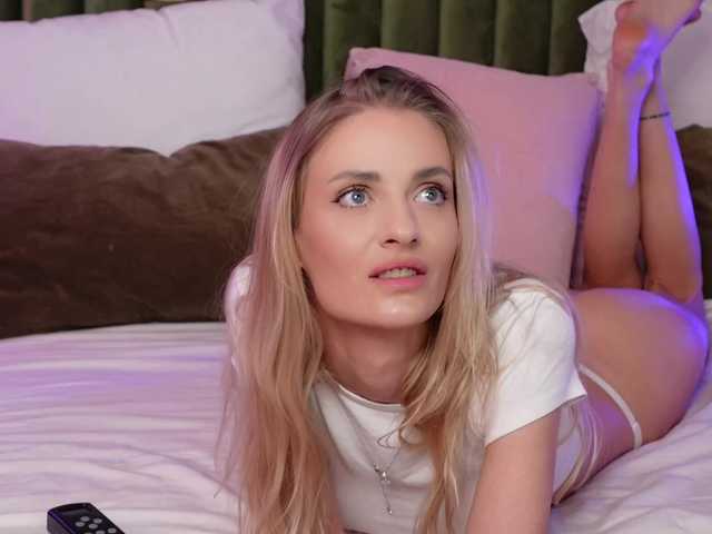 AmeliaAngell's BongaCams show and profile