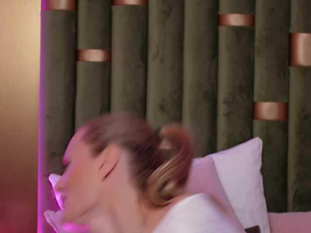 AmeliaAngell's BongaCams show and profile