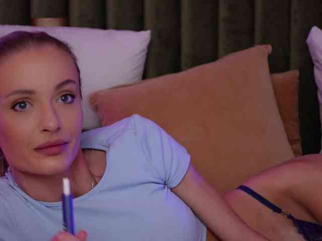 AmeliaAngell webcam
