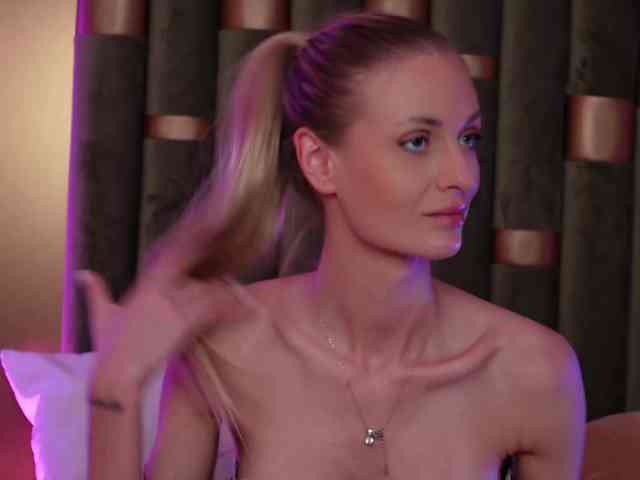 AmeliaAngell AmeliaAngell