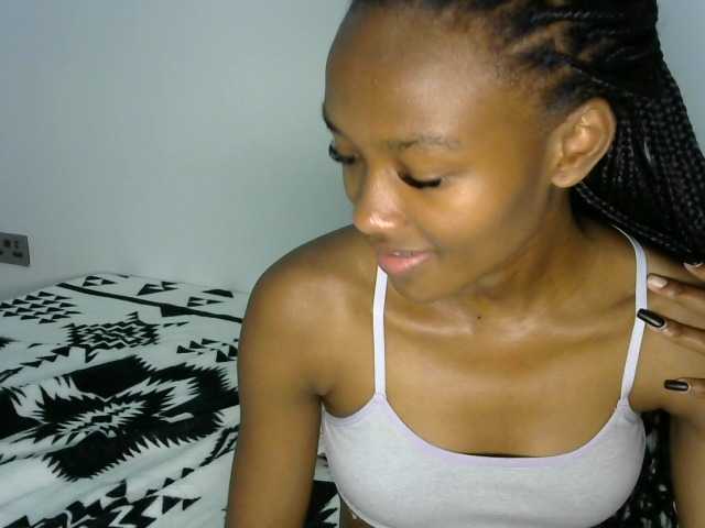 prettyquin254 webcam bongacams model stream image