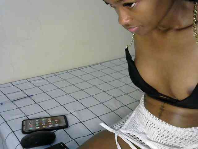 prettyquin254 webcam