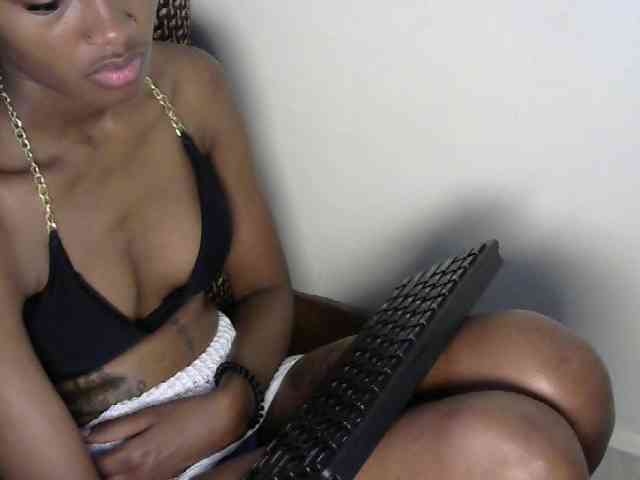 prettyquin254 webcam