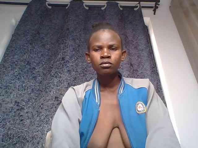 Queenyann webcam
