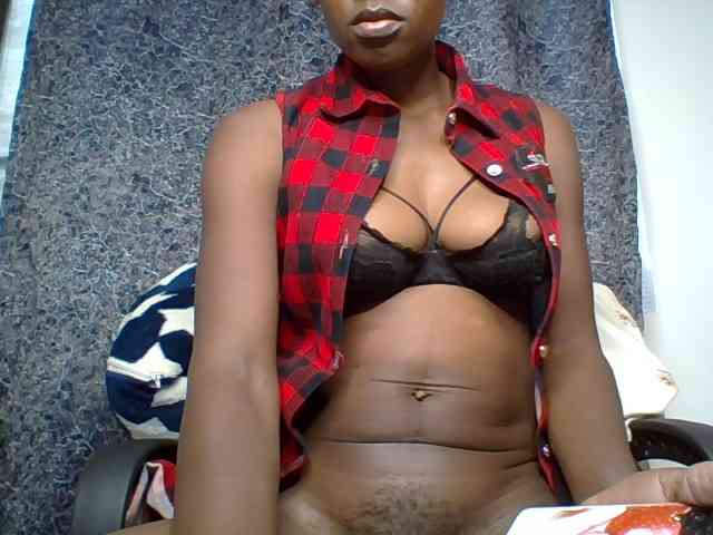 Queenyann webcam