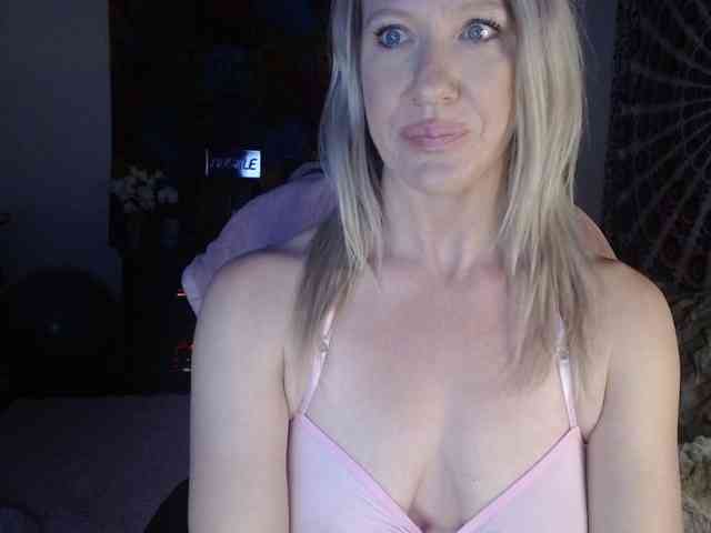kellywildnnout webcam