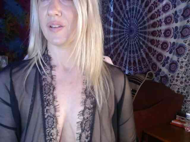 kellywildnnout webcam