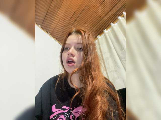 Pamela-Velvet live cam